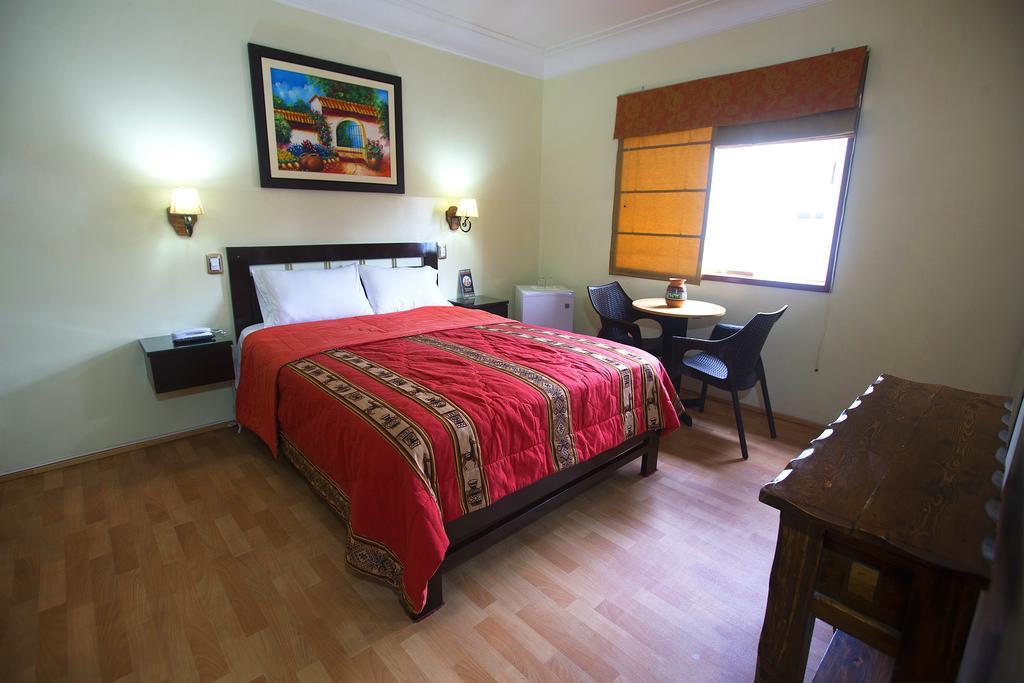 Hotel Tinkus Inn Lima Szoba fotó